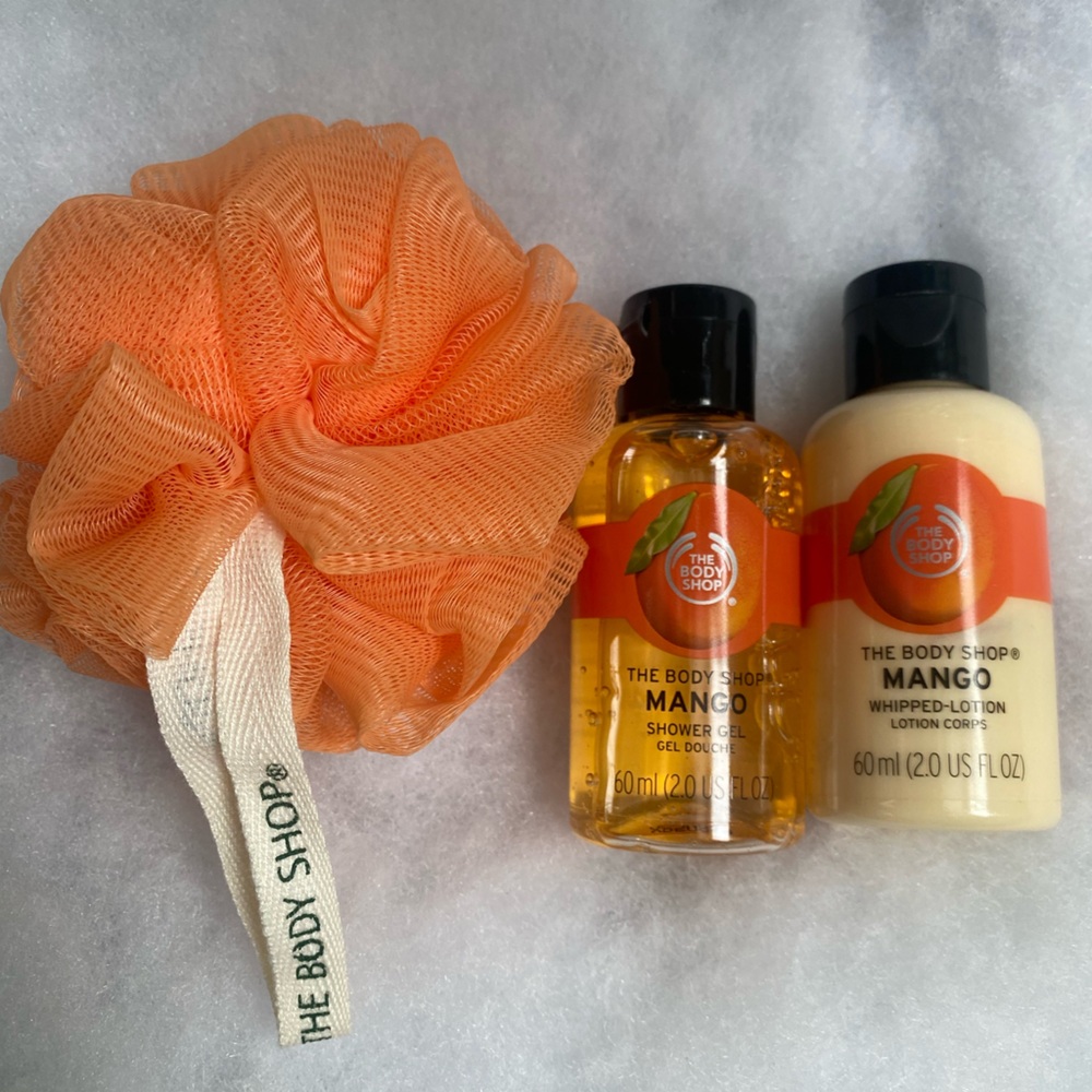 The Body Shop Mango Body Wash and Lotion mini with Orange Loofah gift set cube